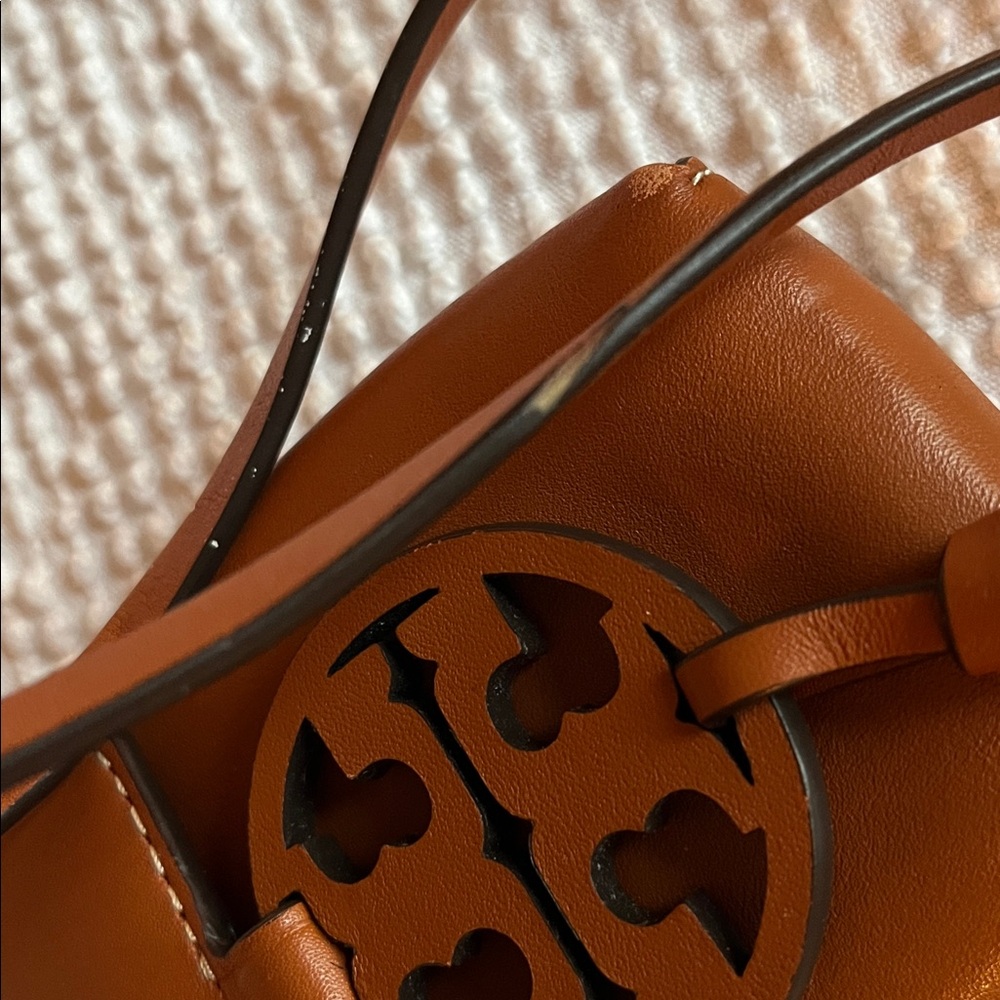 Authentic Tory Burch Miller Nano Leather Crossbody - Picture 8 of 17